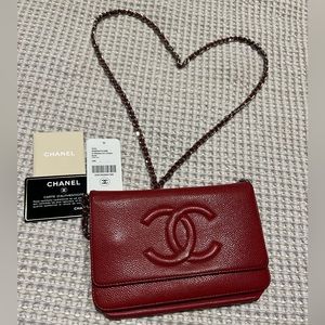 CHANEL O- Wallet on chain red